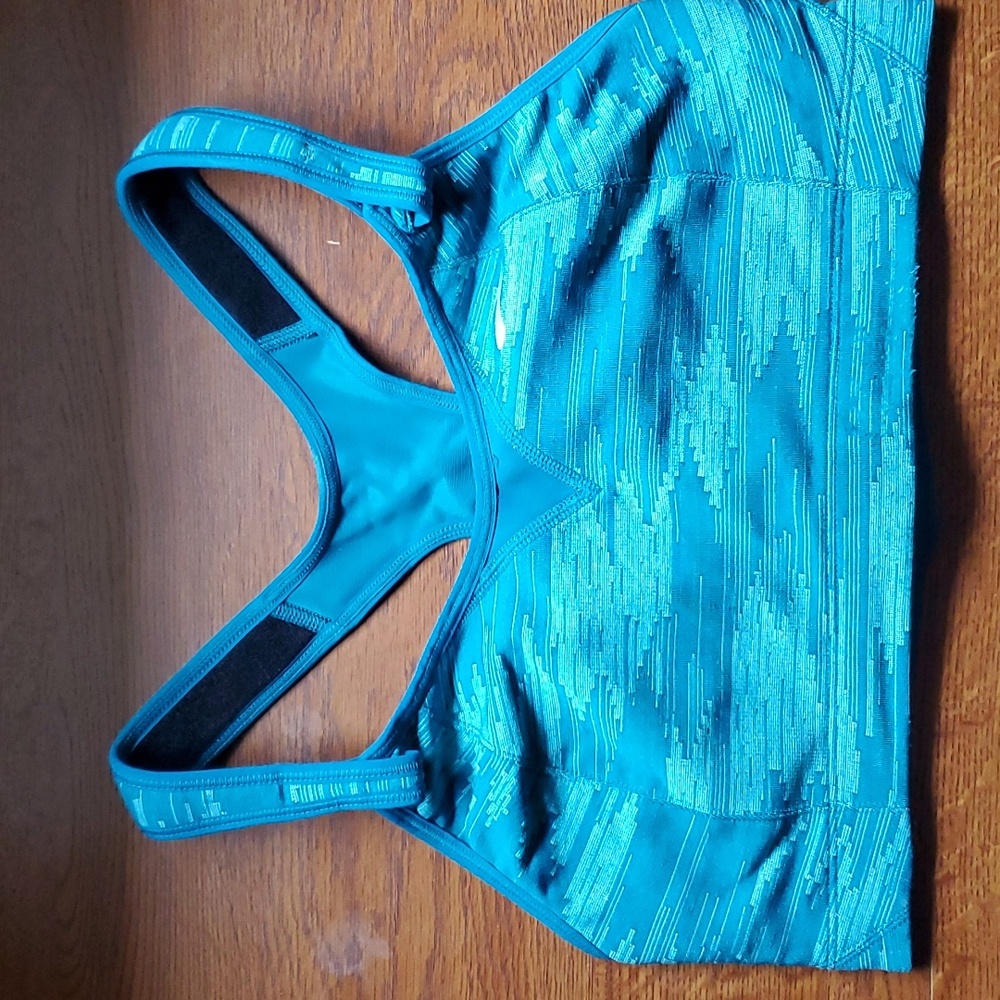 Brooks 36D high impact sports bra